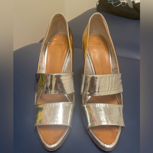 Giuseppe Zanotti Silver & Gold Pumps - Picture 2 of 2